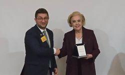 Yılların Eğitimcisi Gönül Gökmeydan’a Gururlandıran Ödül