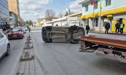 Kontrolden Çıkan Araç Yan Yattı