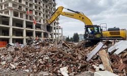 Odunpazarı’nda Çökme Riski Taşıyan Diğer Metruk Bina da Yıkıldı