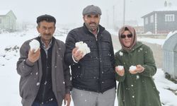 Nisan ayında kış geri döndü! Eskişehir’in o mahallesi beyaza büründü