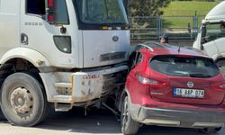 Eskişehir’de Hafriyat Kamyonu Otomobili Önüne Katıp Sürükledi: 3 Yaralı