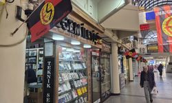 Tarihi Çarşı Siyah-Kırmızıya Büründü