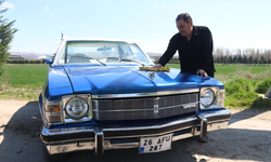50 Yıllık Tutkusu: Yarım Asırlık Otomobiline Gözü Gibi Bakıyor