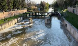 Porsuk Çayı'ndaki Gizemli Beyaz Köpükler Mahalleliyi Şaşırttı