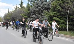 EOSB Teknik Koleji Öğrencileri 19 Mayıs Coşkusunu Pedallayarak Yaşadı