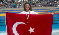 Eskişehirli yüzücü Ecrin Çevik’ten uluslararası şampiyonada bronz madalya