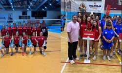 ANALİG Voleybol heyecanı başladı: 10 ilden 350 sporcu mücadele ediyor
