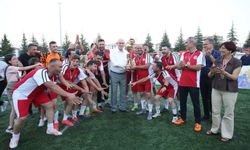 Odunpazarı Belediyesi futbol turnuvasında şampiyon Park ve Bahçeler oldu