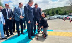 Vali Dr. Erdinç Yılmaz Eskişehir Gençlik ve Spor İl Müdürlüğünü ziyaret etti.