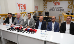 Belediye Başkanları resmen Yeni Parti'ye katıldı