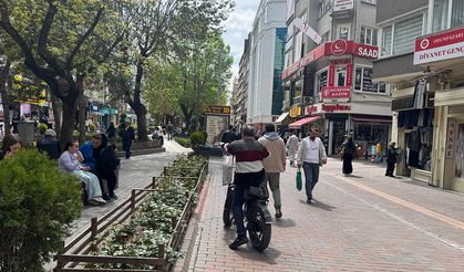Güneşli hava Hamamyolu Caddesi’ne hareket getirdi