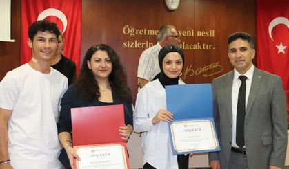 Anadolu Üniversitesi Eğitim Fakültesi’nde TÜBİTAK başarısı kutlandı