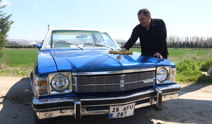 50 Yıllık Tutkusu: Yarım Asırlık Otomobiline Gözü Gibi Bakıyor