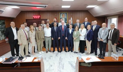 Başkan Kurt ve CHP’li meclis üyelerinden Özgür Özel’e net destek