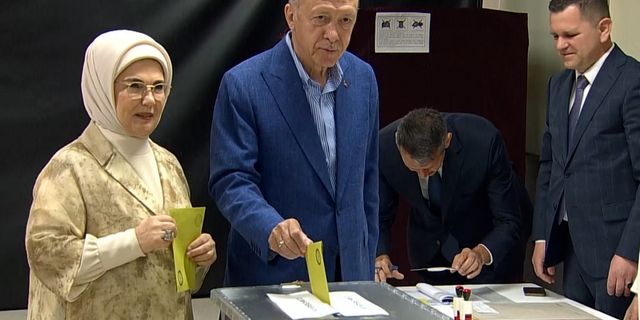 Cumhurbaşkanı Recep Tayyip Erdoğan, oyunu kullandı