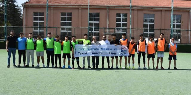Eskişehir’e deprem bölgesinden gelen öğrenciler ile dostluk maçı