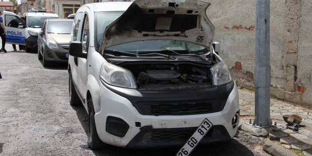 Yıldırım düşen mahalledeki 100 evde beyaz eşyalar kullanılamaz hale geldi