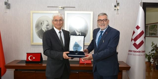 Başkan Bozkurt'tan Rektör Özcan'a teşekkür ziyareti
