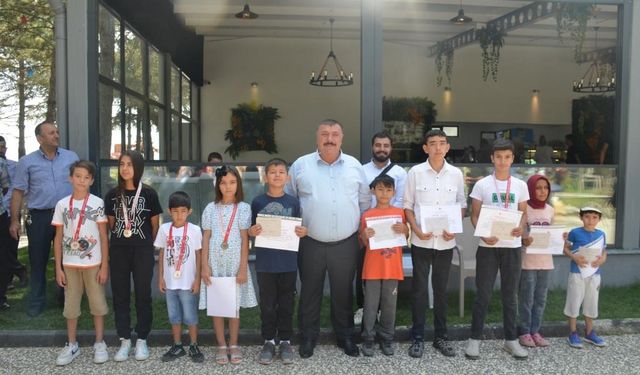 Beylikova Yaz Kur'an Kursları’na katılan öğrencilere ödül verildi