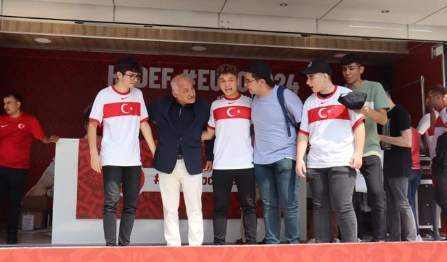 TFF Başkanı Büyükekşi'den maç öncesi forma çağrısı