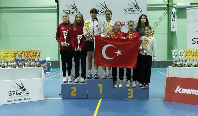 Eskişehirli badmintoncular Avrupa’da madalyaları topladı