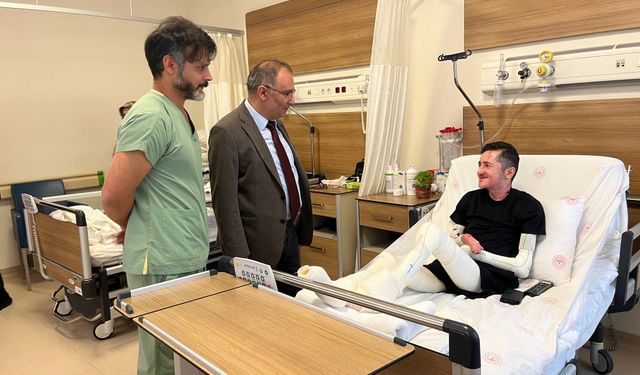 “Ayağın kesilmeli” denilen hasta Türkiye’de ilk olan tedavi ile artık yürüyebilecek