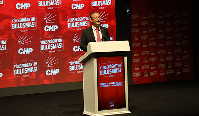 Özgür Özel: "Türkiye'de yaşanan bütün meseleler demokrasi sorunudur"