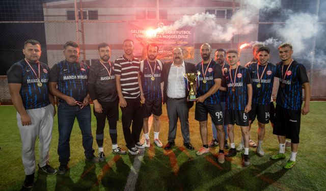 Halı Saha Turnuvası’nın şampiyonu Manda Birliği oldu