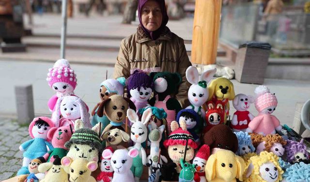 58 Yaşındaki Kadından El Emeğiyle Ekonomiye Katkı