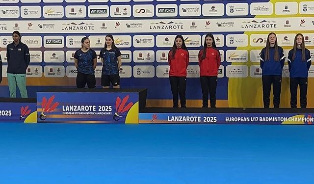 İkiz Badmintonculara Avrupa’dan Bronz