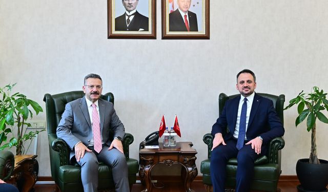 Gençlik ve Spor Bakan Yardımcısı Eminoğlu'dan Eskişehir Valisi Aksoy'a ziyaret