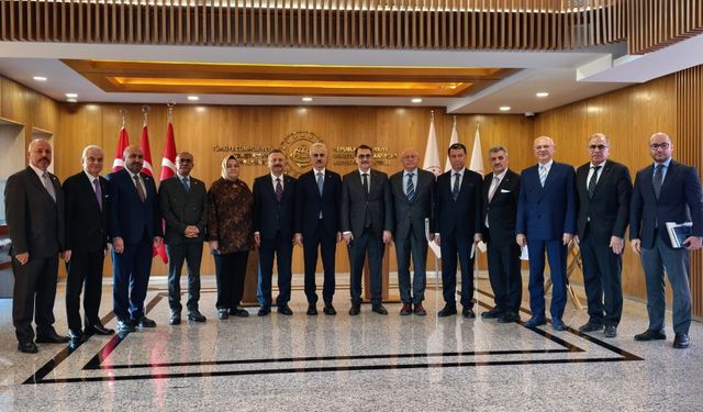 Eskişehir Heyetinden Ulaştırma Bakanı Uraloğlu’na Ziyaret