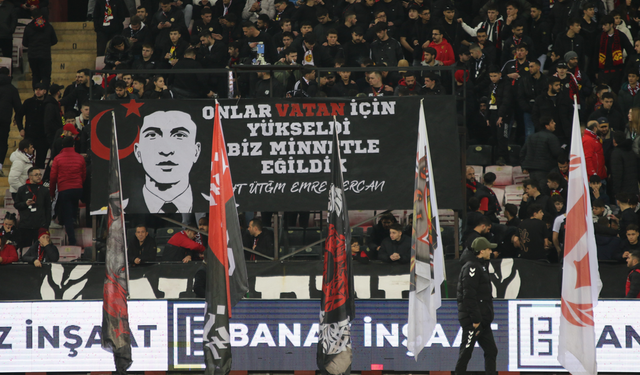 Eskişehirspor Taraftarından Şehit Üsteğmen Mercan’a Anlamlı Pankart