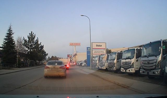 Eskişehir’de Kural İhlali: Trafikten Kaçmak İçin Kaldırımı Kullandı