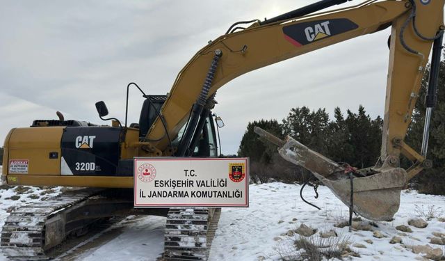 Eskişehir’de Kaçak Define Operasyonu: 8 Şüpheli Suçüstü Yakalandı