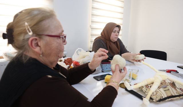 Atık kumaşlar sanata dönüşüyor