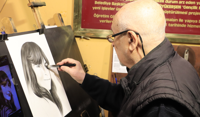 Haller’de 25 Yıldır Fırçasını Bırakmıyor