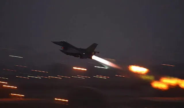 Balıkesir'de F16 uçağı düştü, pilotumuz şehit oldu