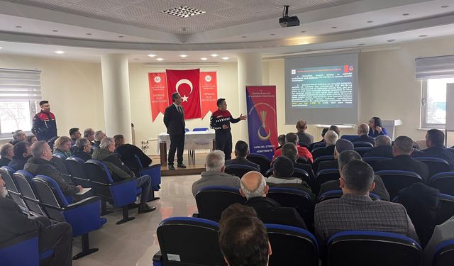 Tepebaşı’nda Muhtarlara Trafik ve Asayiş Eğitimi Verildi