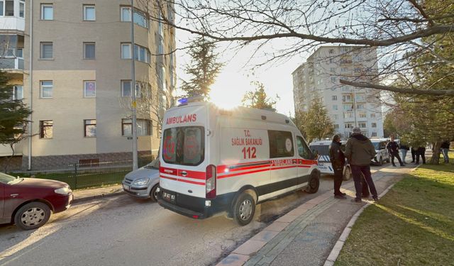 Komşular arasındaki bıçaklı kavga kanlı bitti: 4 yaralı