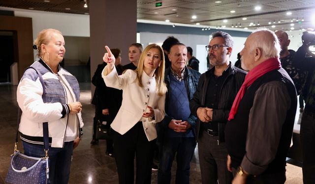 “SIRNAME” Sergisi Sanatseverlerle Buluştu