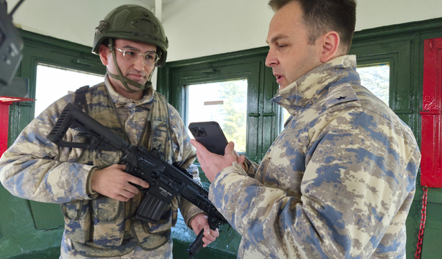 Üste Duygulandıran Bayram Sürprizi: Anne Gözyaşlarına Boğuldu