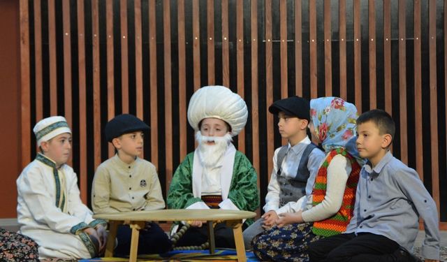 Eskişehirli Minikler Nasreddin Hoca’yı Sahneye Taşıdı: Festivalde Kahkaha Tufanı