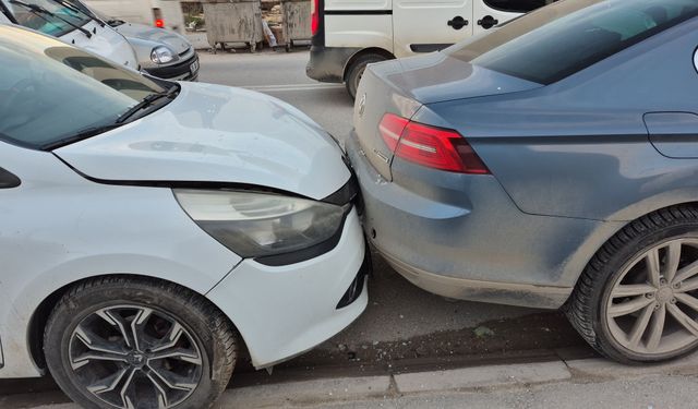 Baksan Sanayi Sitesi'nde Korkutan Kaza: 2'si Çocuk 3 Yaralı!