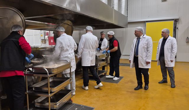 AÜ Yemek Üretim Tesisi Basına Tanıtıldı