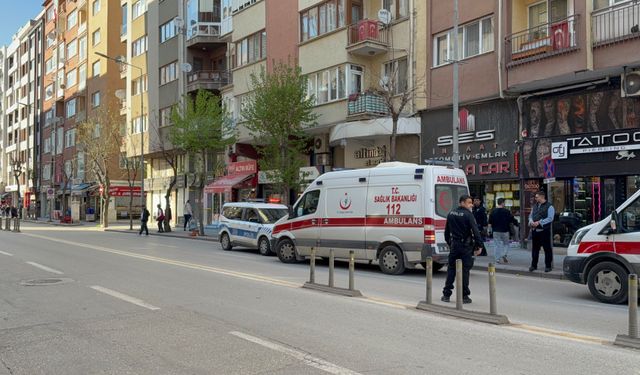 Eskişehir'de kontrolden çıkan scooter yayaya çarptı: 2 yaralı