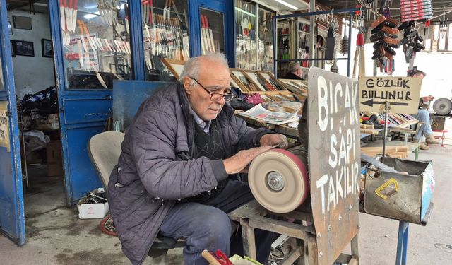 Eskişehir’de Kurban Bayramı öncesi bıçak bileyicilerinde yoğunluk başladı