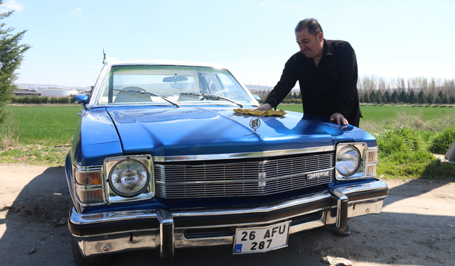 50 Yıllık Tutkusu: Yarım Asırlık Otomobiline Gözü Gibi Bakıyor