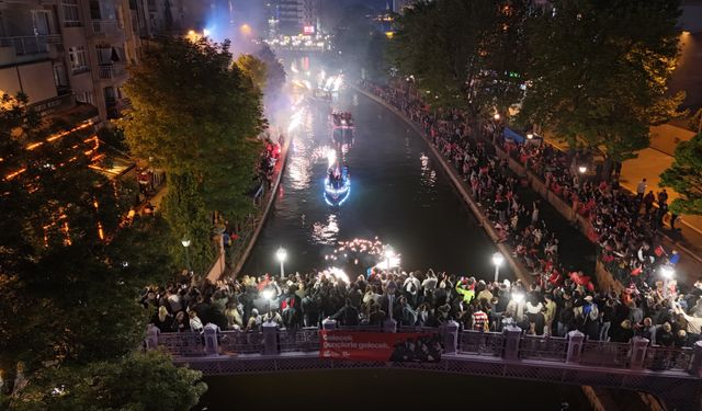 Eskişehir 19 Mayıs'ı fener alayı ve Porsuk'taki görsel şölenle kutlayacak