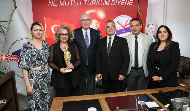 Odunpazarı Belediye Başkanı Kazım Kurt esnafın nabzını tutuyor
